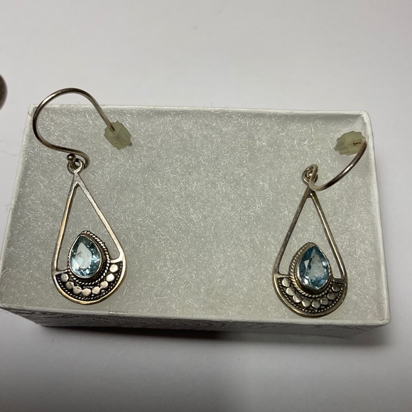 ATI Sterling Silver Dangle Earrings with a Blue Stone. 1.5 inches long - Picture 1 of 4
